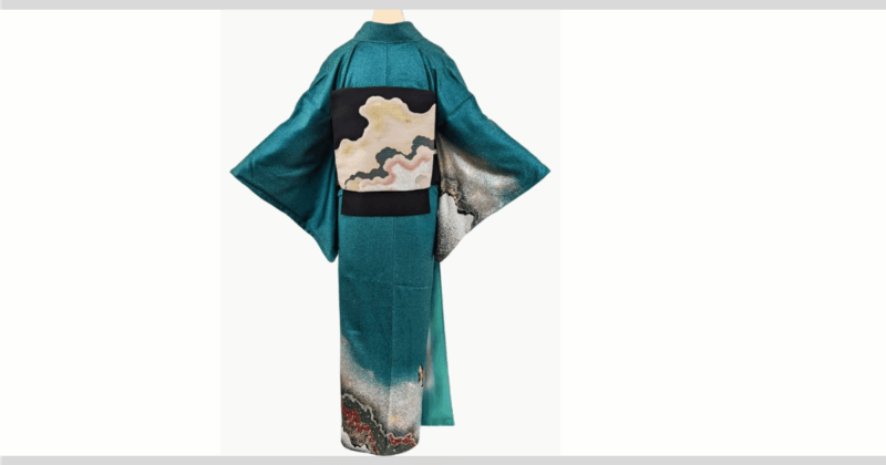 着付け後の着物の後ろ姿｜お太鼓・背縫い・裾の全体バランス